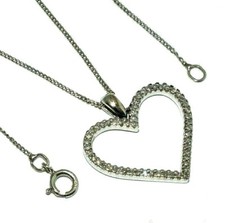 Damen 9ct Weiss Gold Anhänger Offenes Herz Set Mit Diamanten auf Einer Kette