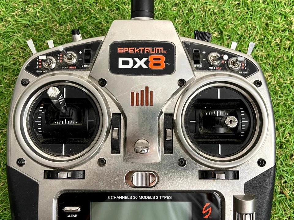 SPEKTRUM DX8 controller transmitter RC RADIO *UNTESTED* (B231) - Image 3 of 4