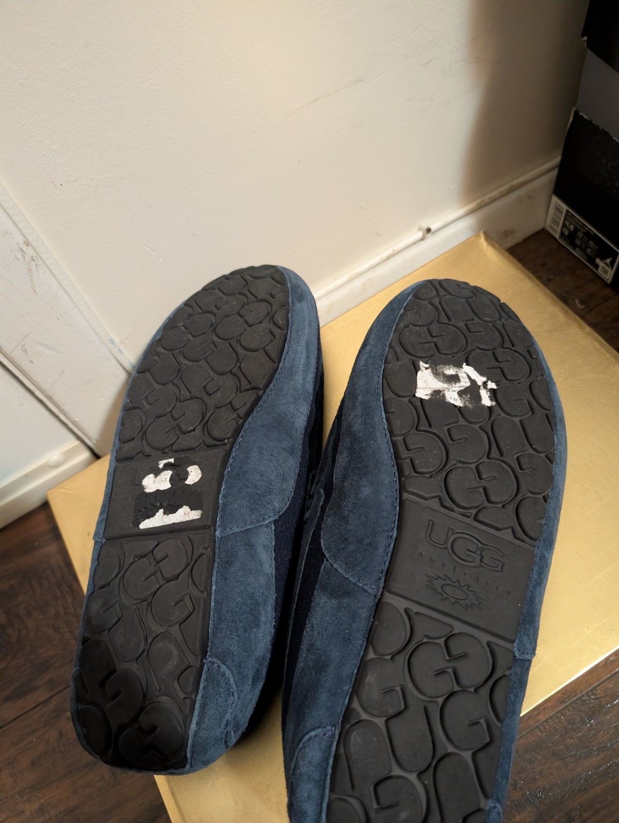 Ugg Mascot Wool - image 2