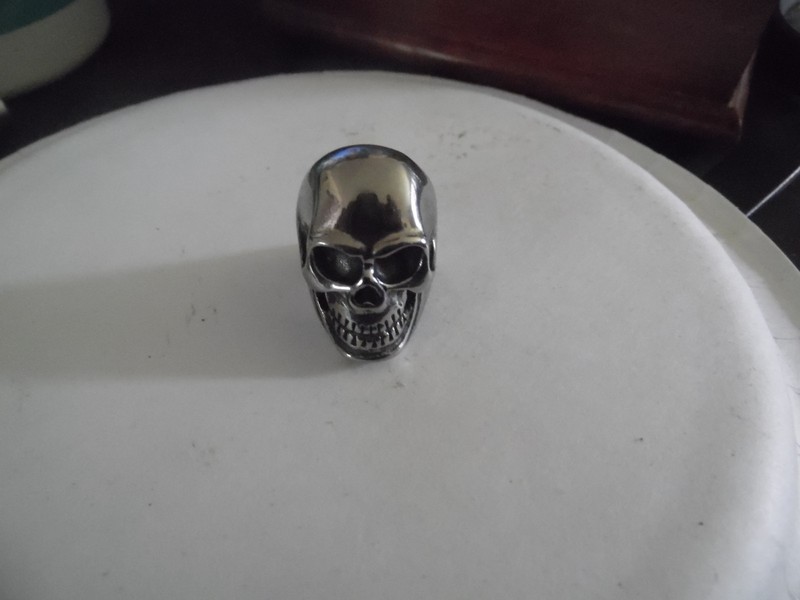 PAIR OF SKULL RINGS