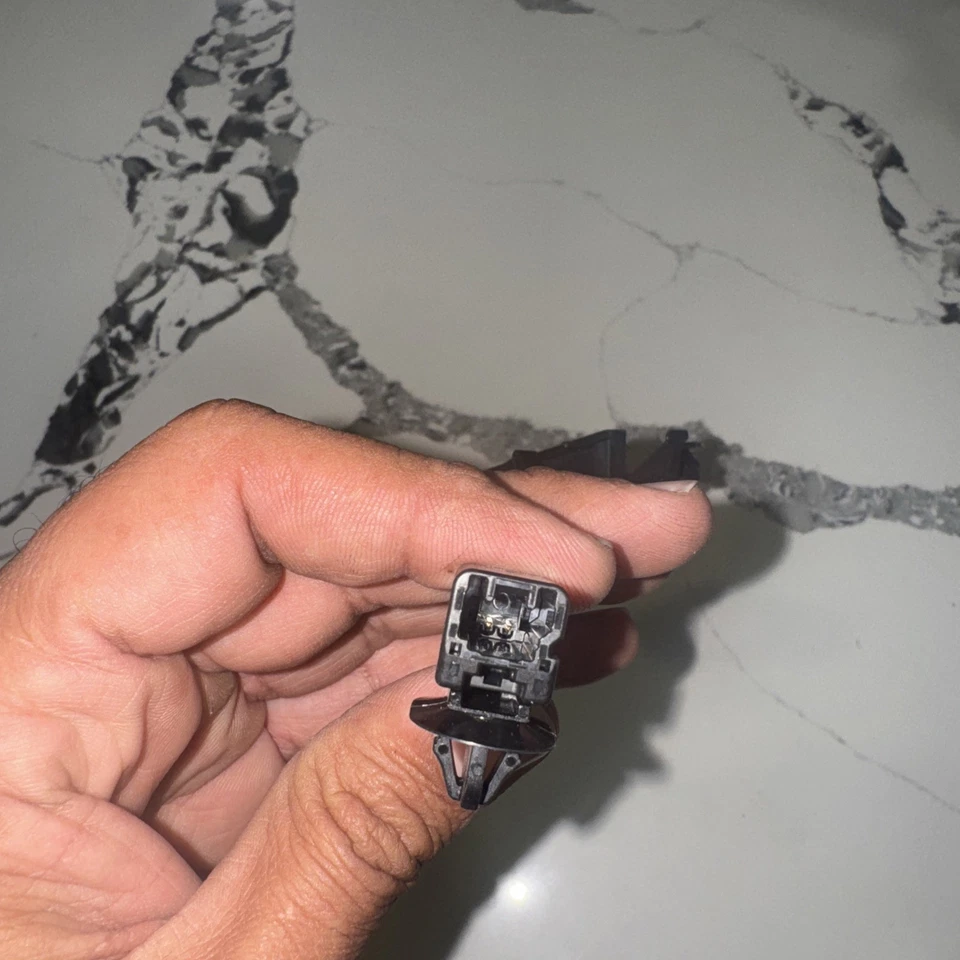 86461-33060 OEM Toyota ADAS heater hood forward facing camera ADAS LDWS used - Image 4 of 4