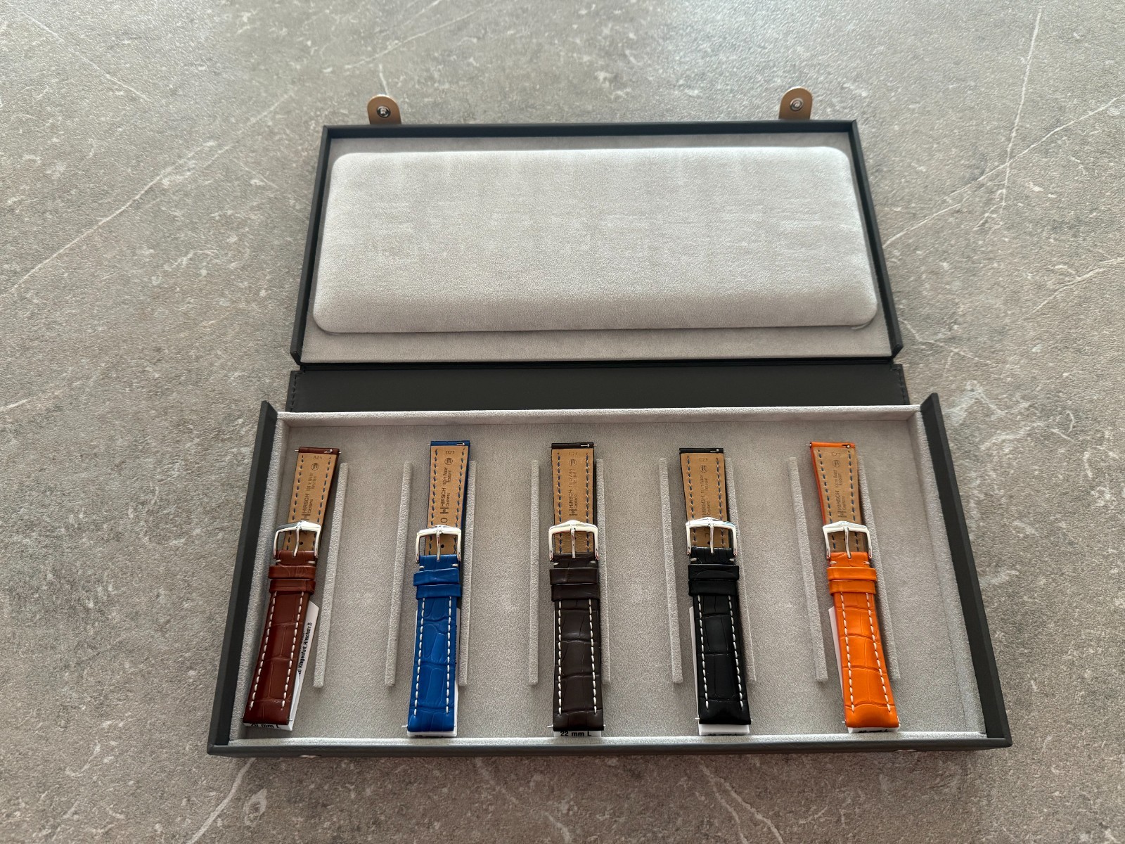 Coffret en cuir pour bracelets de montre Hirsch pour le voyage