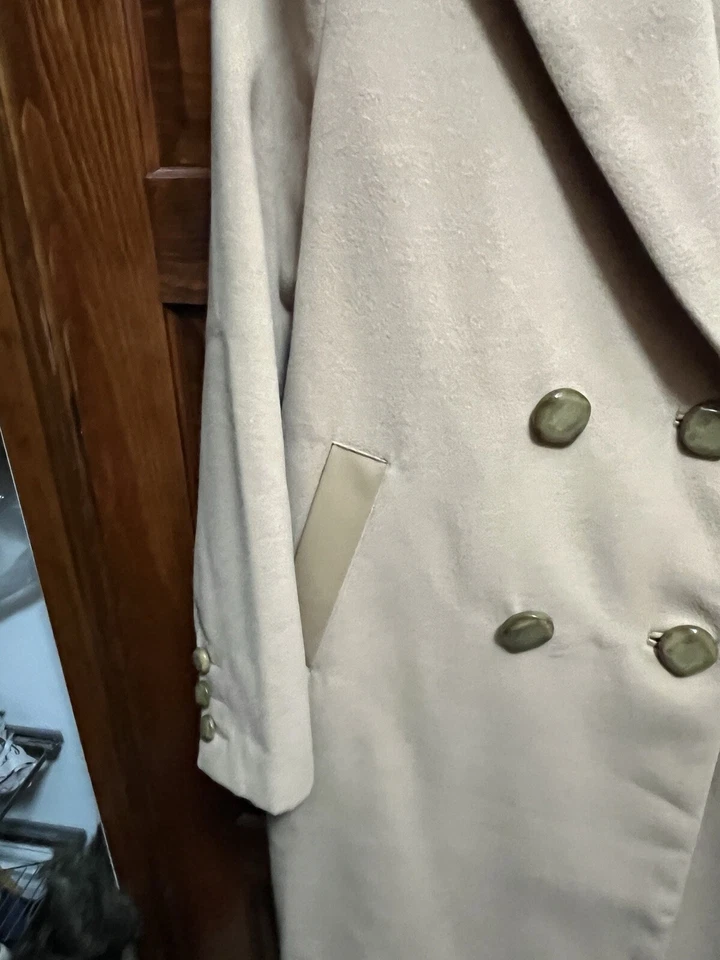 Abrigo Cabi Heritage # 4113 nuevo sin etiquetas. Marrón tostado camel, talla mediana. Forro a cuadros Foto 3 de 4