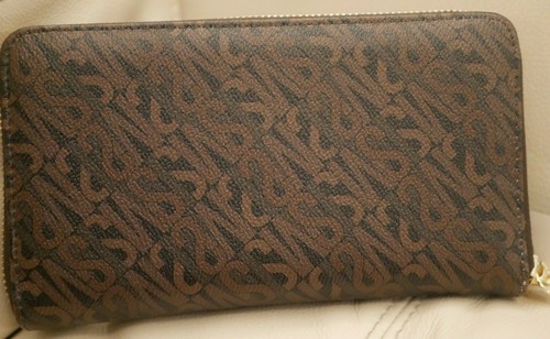 NEW W TAGS WOMEN'S LARGE STEVE MADDEN ZIP AROUND WALLET BROWN LOGO WRISTLET - Picture 5 of 9