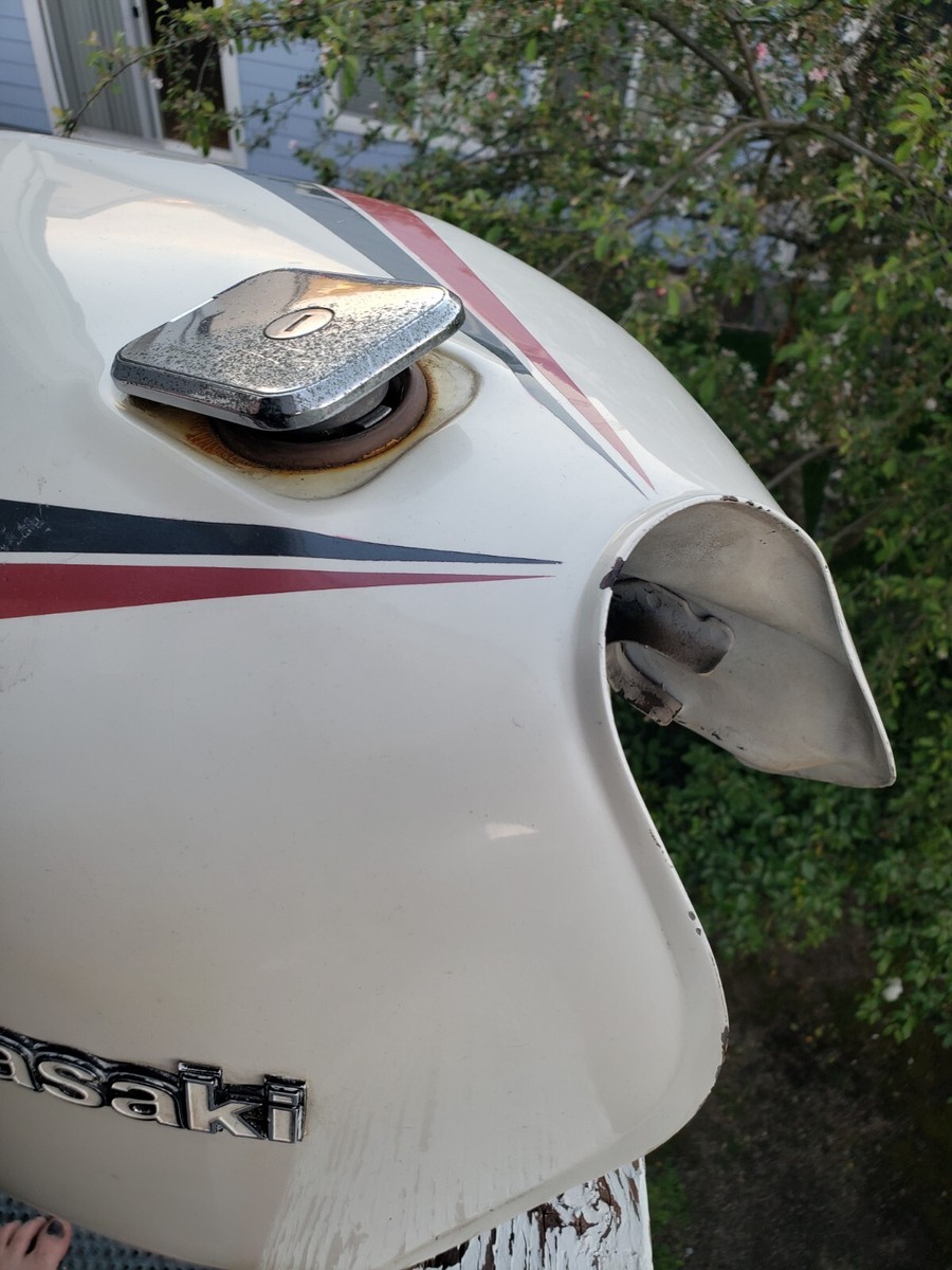 KZ1000 タンク KAWASAKI Motorcycle KZ1000 KZ 1000 ST SHAFT OEM FUEL TANK