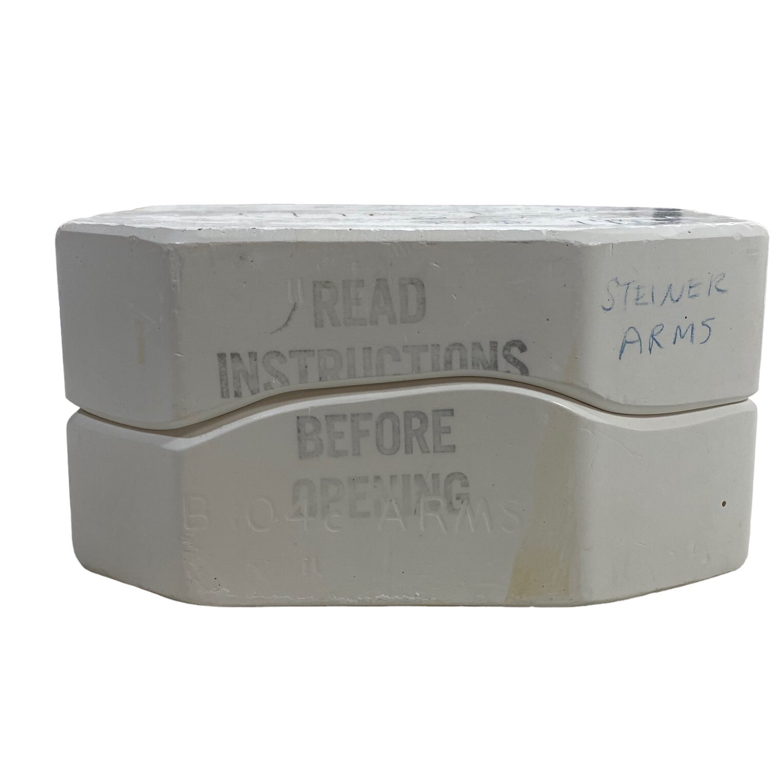 Byron Molds | B104c | 1974 | Arms | Slip Cast | Vintage