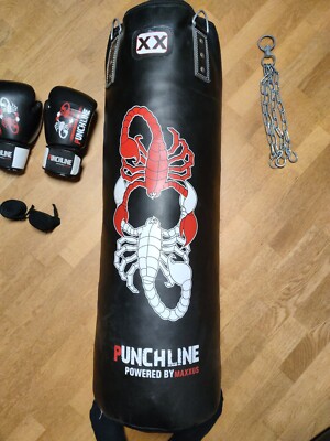 Punchline Boxsack mit Boxhandschuhen und Bandagen
