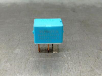 9098702027 relay 5230604 TOYOTA AURIS STATION WAGON E18 1.8 HYBRID ZWE186