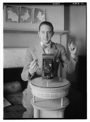 Photo:Carlos Sedano with Kodak No 3A Autographic Camera