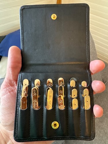 Brooks Brothers Gold Tone Collar Stays 16 Pc Set w/ Black Leather Case
