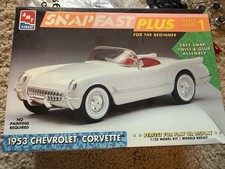 Amt Snapfit 1953 Chevrolet Corvette 125 Scale Model Kit Incomplete