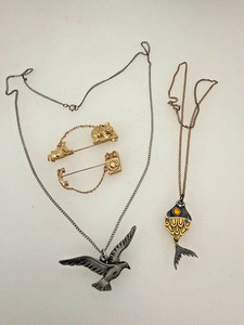 Mixed Lot #11  2 AVON Gold Stick Pins ~ 2 Necklaces B17