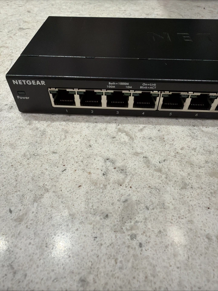 NETGEAR 16-Port 10/100/1000 Mbps Gigabit Unmanaged Switch - W/ Oem Power Supply - Image 3 of 4