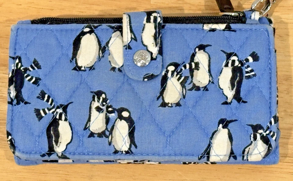 Cartera Muñequera Muy Bradley Playful Penguin Azul Mujer Cremallera y Botón Foto 3 de 4