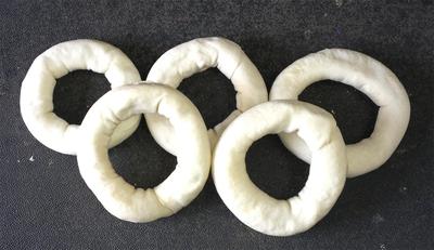 5 - 7 to 8 inch GIANT Rawhide DONUTS Bulk Lot NATURAL  Chews Treats Bully NEW