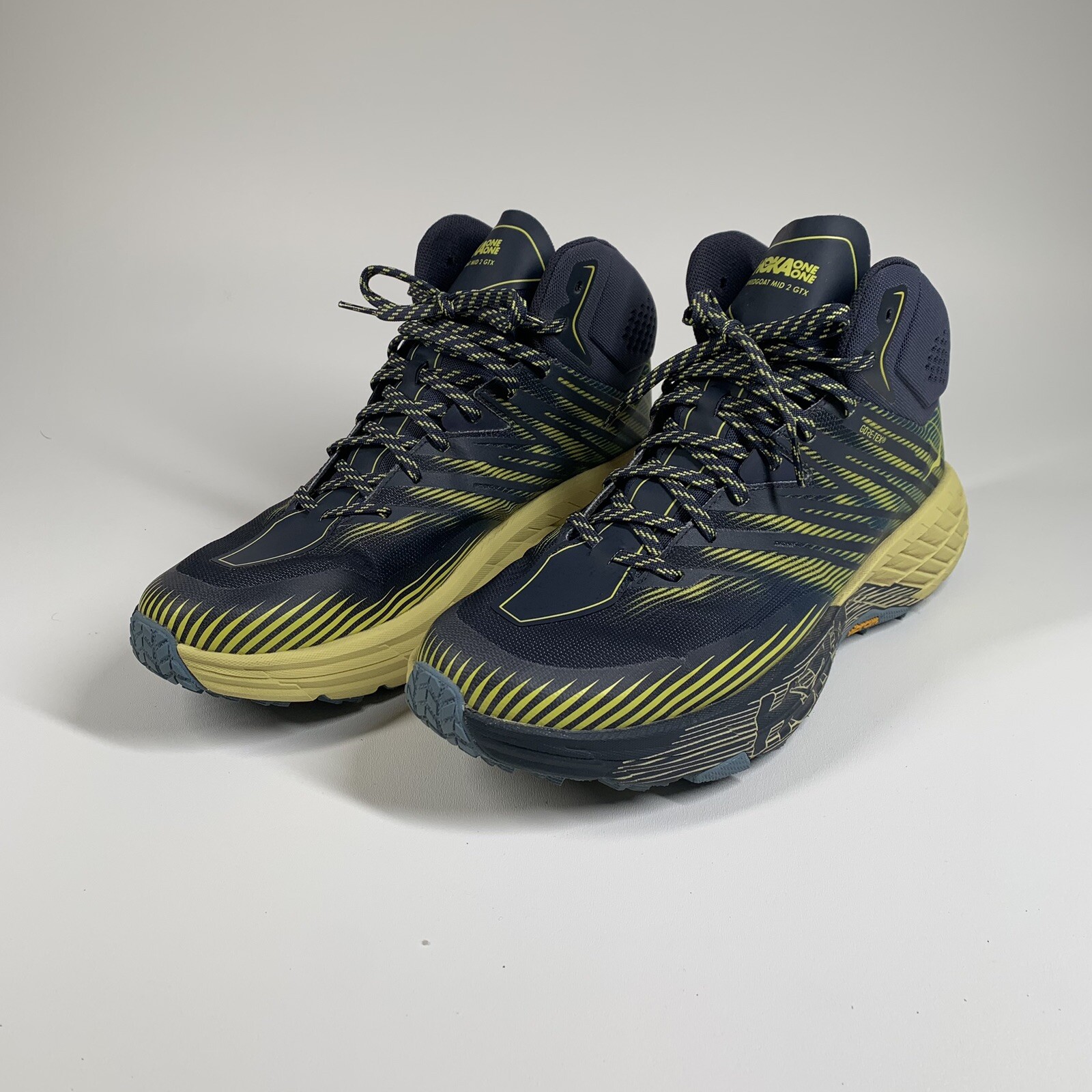 hoka one one m speedgoat mid 2 gtx