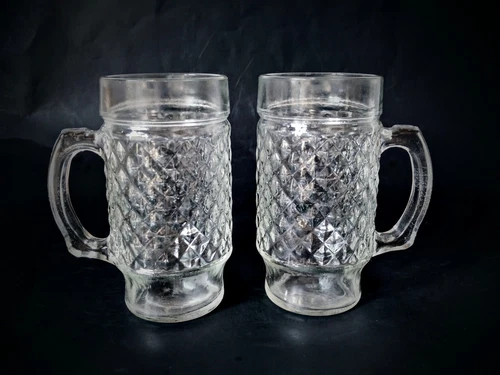 Set Of 2 VTG Diamond Quilt Glass Footed Handled Drinking Glasses Tumblers Mugs