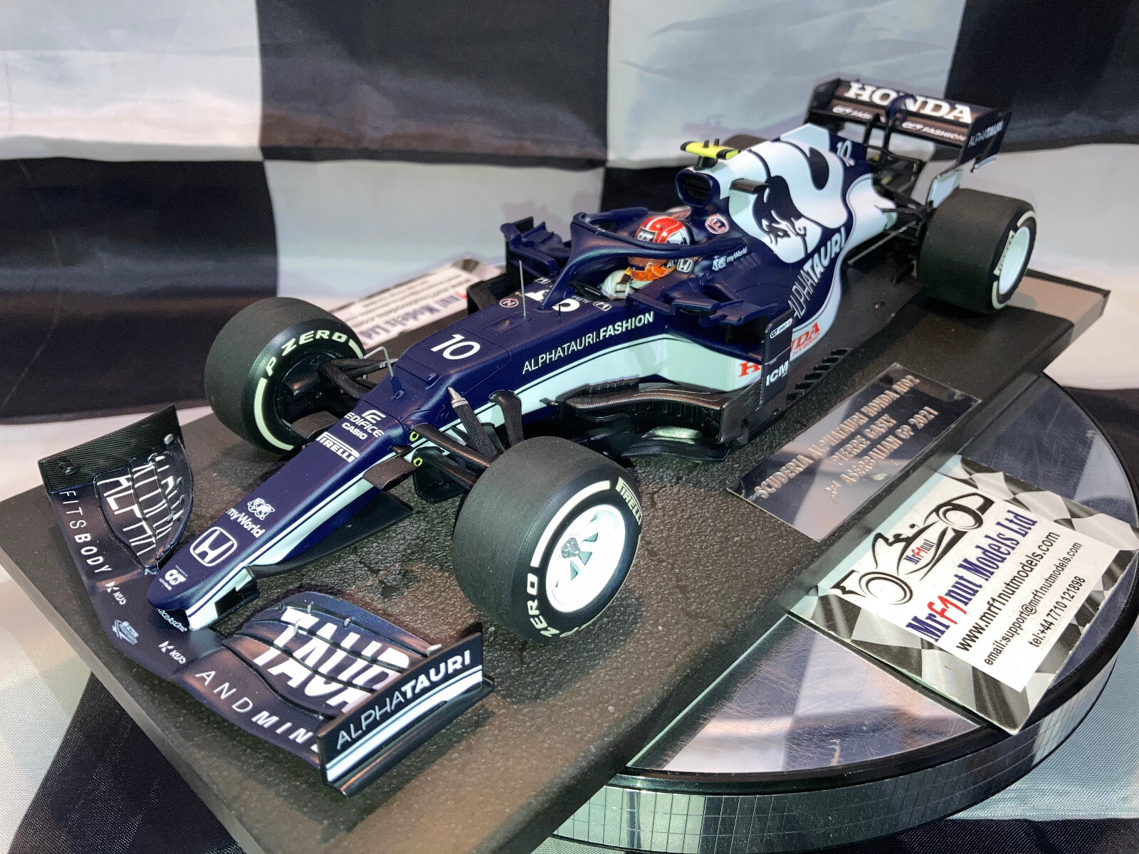 1:18 Minichamps 117210710 Pierre Gasly Alphatauri AT2 3rd Azerbaijan GP 2021