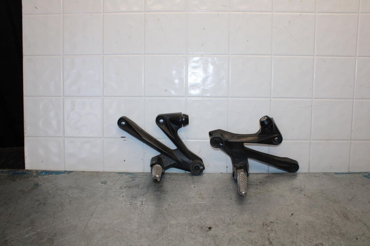 06-07 KAWASAKI NINJA ZX14R REAR BACK PASSENGER PEG SET PAIR 06-07 KAWASAKI NINJA ZX14R REAR BACK PASSENGER PEG SET PAIR