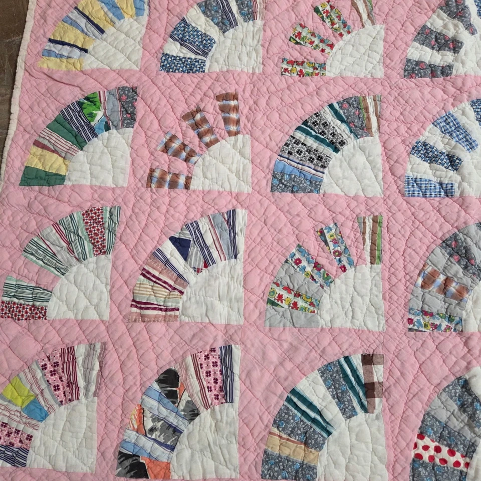 Edredón abanico rosa hecho a mano retazos vintage estilo abuela costura artesanía Foto 4 de 4