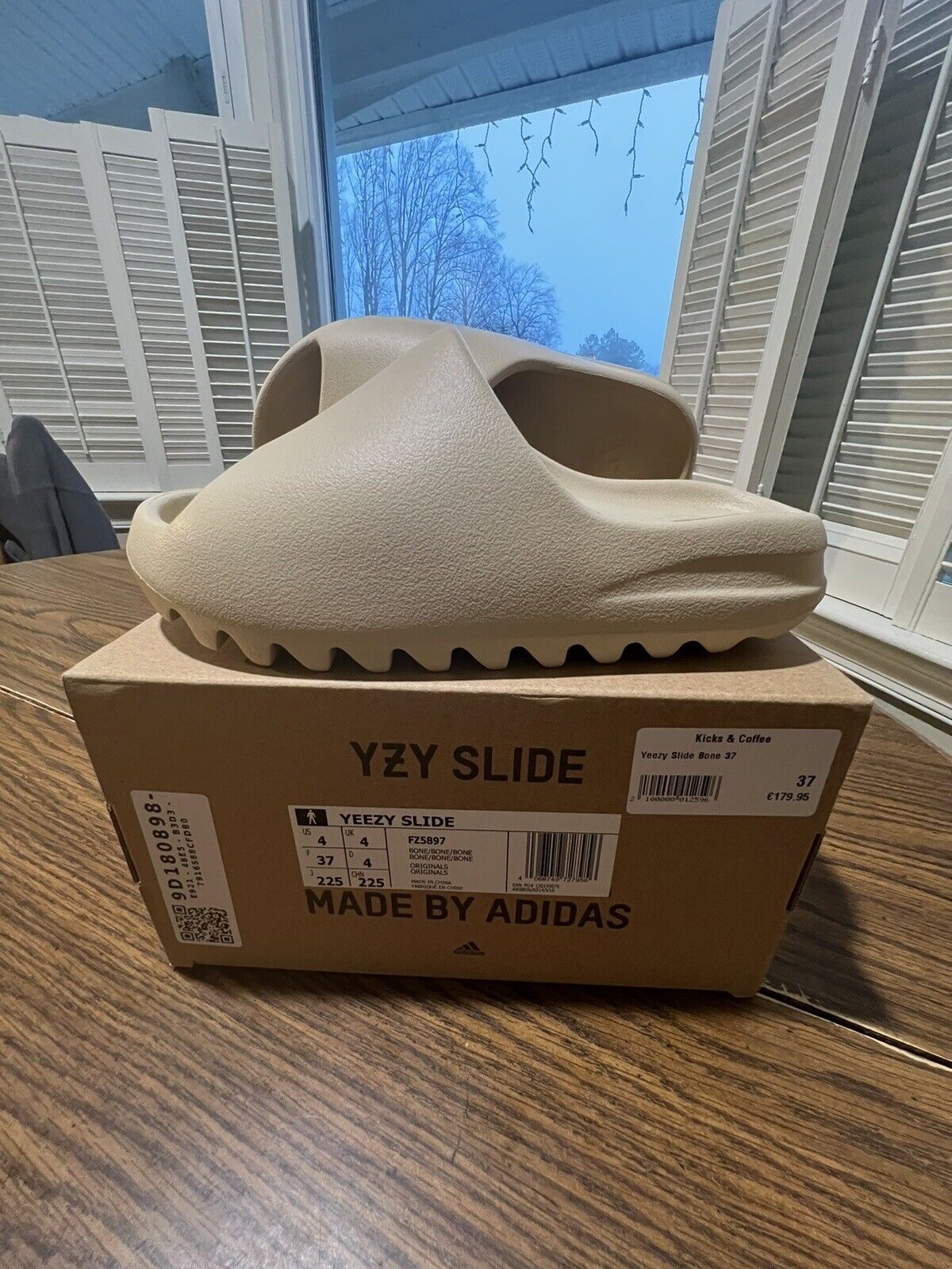 Adidas Yeezy Slide BONE 2022 YZY 100% AUTHENTIC FZ5897 Size 4 - 12 NEW