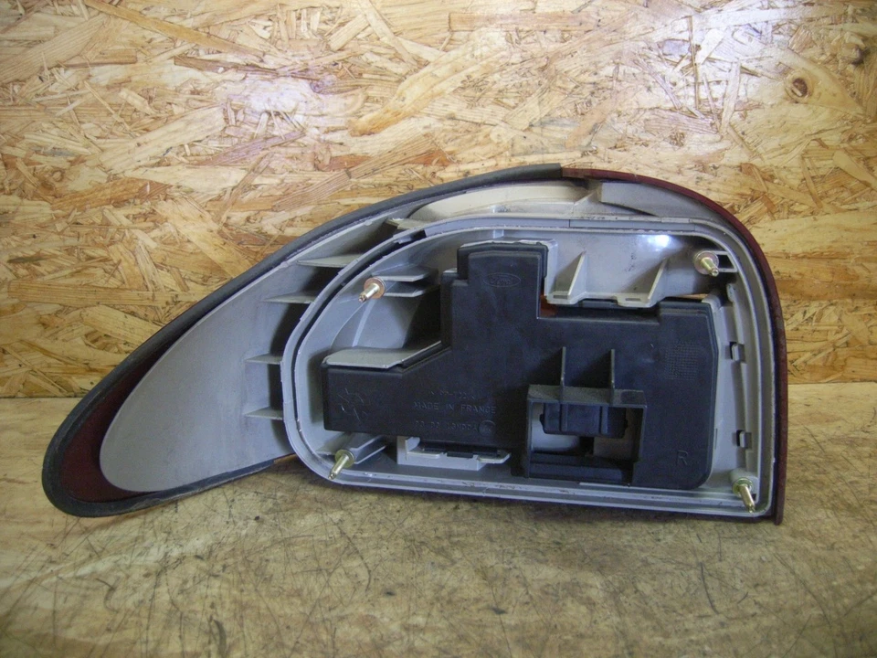 Rückleuchte Derecha Ford Mondeo I (GBP) 2.0 - Imagen 2 de 2