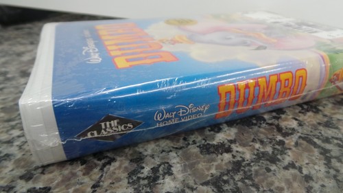 Walt Disney's 1998 DUMBO The Original Animated Classic Black Diamond Edition 024 - Picture 4 of 10