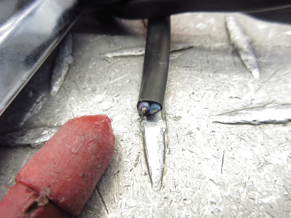 1997 年哈雷戴维森 FLHTCUI Electra Glide 超经典左前转向信号 — 第 2/4 张图片