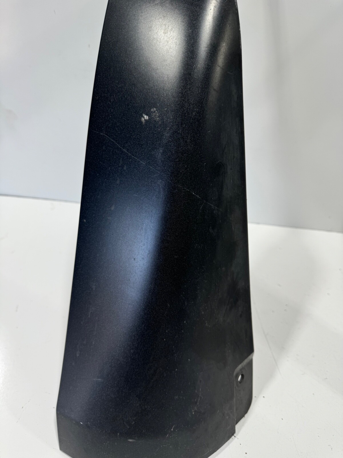 2014 - 2017 Maserati Ghibli Rear bumper lower side trim panel OEM 670010779