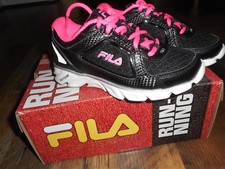 Fila Running Finest Hour Girls Size 11 Black,White & Neon Pink NEW IN  BOX