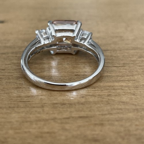 Sterling Silver Princess Cut Peach Clear Sparkly 3 Stone Ring Sz 7.25 - Picture 3 of 7