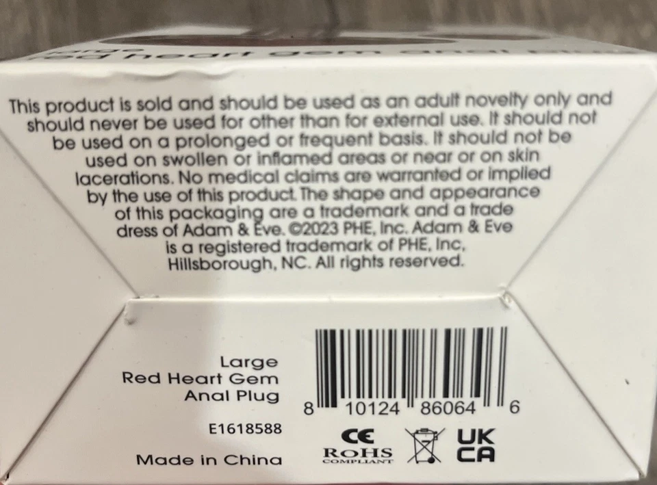 Plug anal grande con gema de corazón rojo Foto 4 de 4