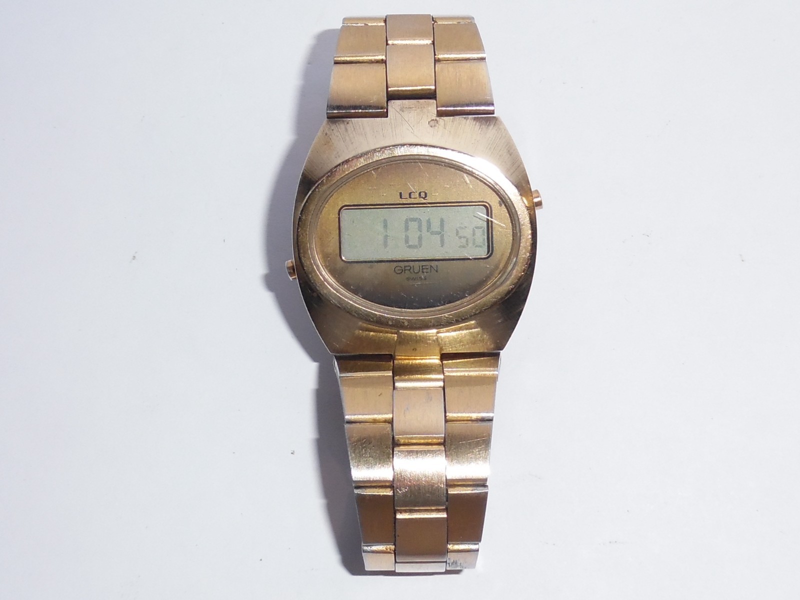 VINTAGE GRUEN 3102 LCQ QUARTZ DIGITAL WRISTWATCH. WORKING. SWISS MADE