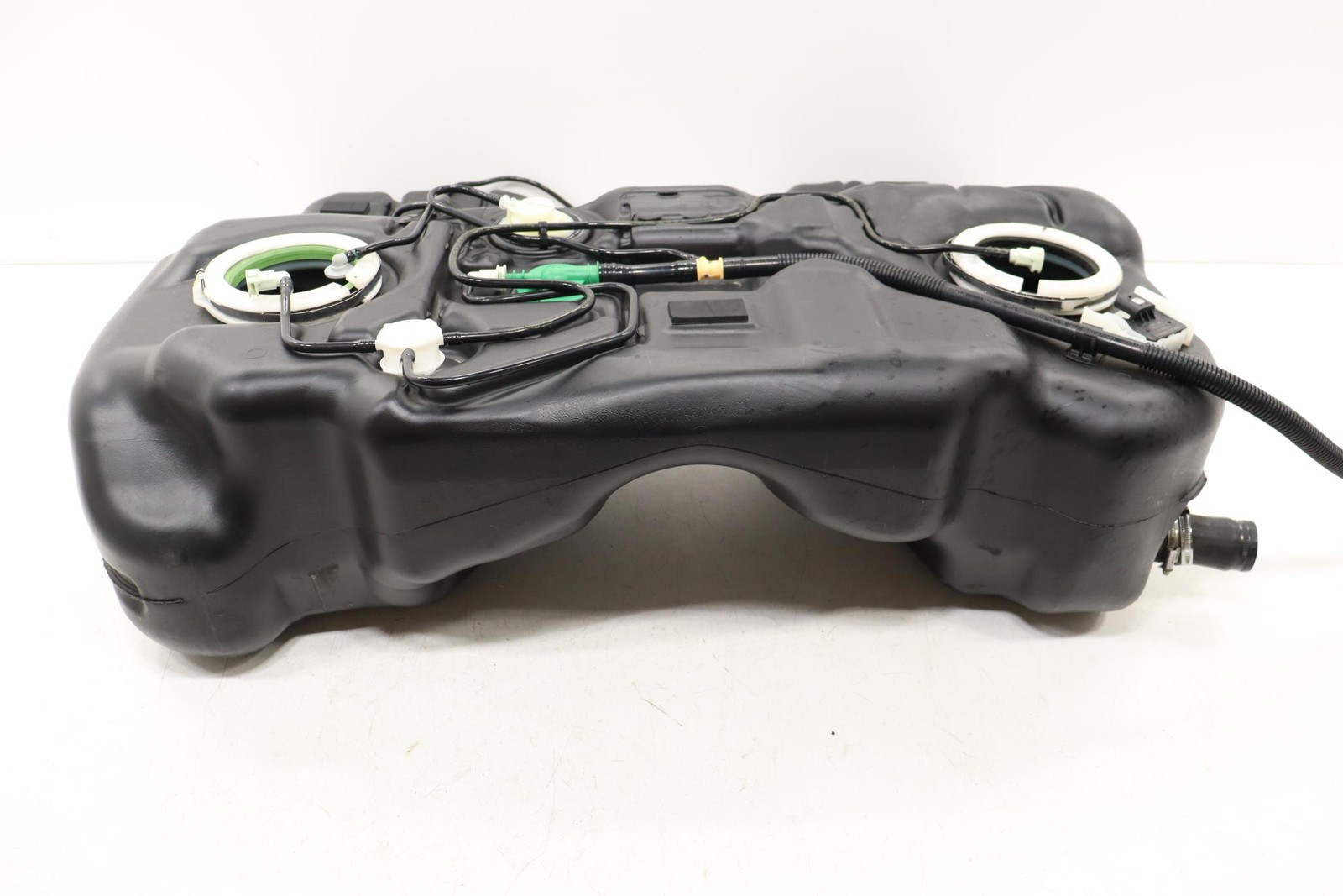 2014 - 2018 BMW X5 F15 REAR FUEL GAS TANK RESERVOIR STORAGE BOTTLE OEM