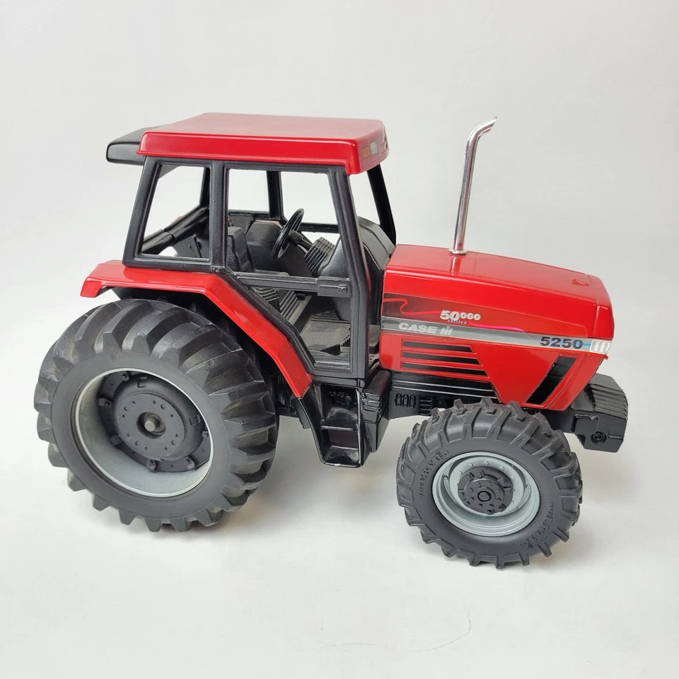 1/16 Collector Edition Case IH 5250 Maxxum 50,000th Tractor  - Image 4 of 4