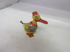 VINTAGE J CHEIN WALKING WIND UP DUCK TIN TOY M-629