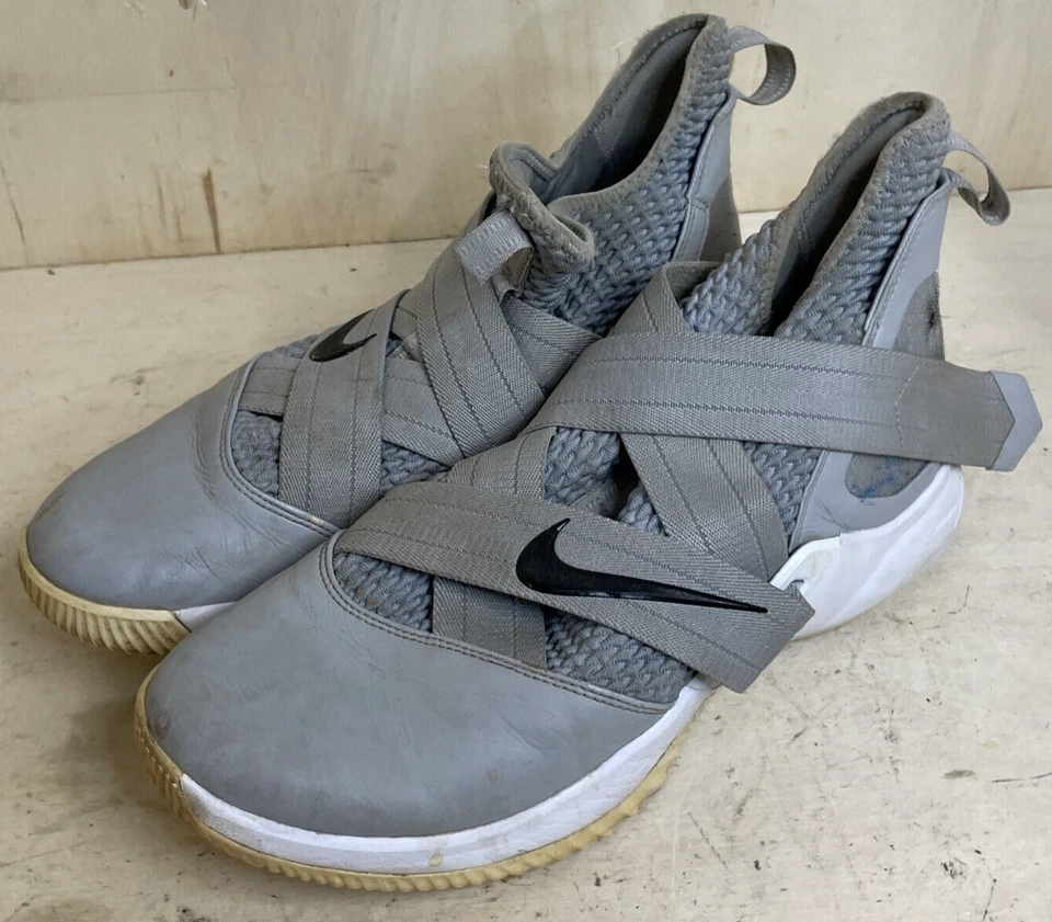 Zapatos deportivos para hombre Nike LeBron Soldier 12 gris lobo talla 12 estilo: T3872-003 Foto 2 de 4