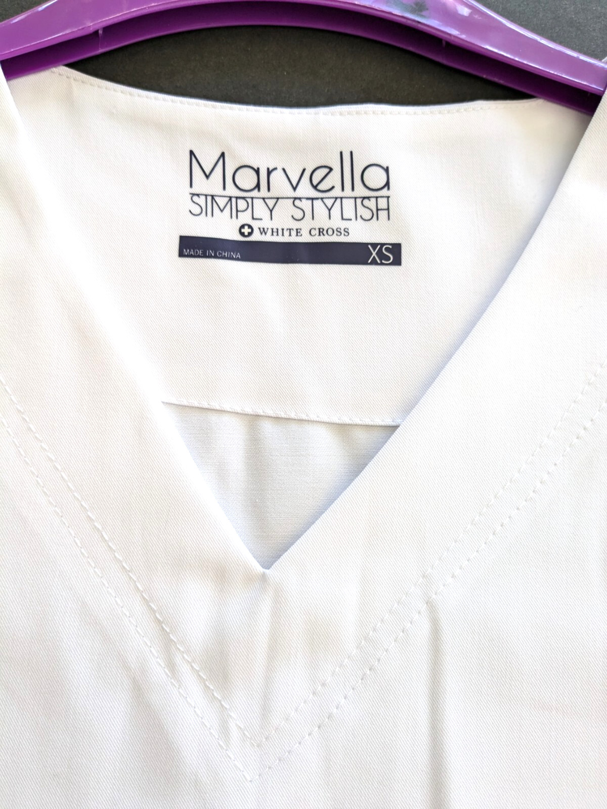 White Cross Marvella Scrub Top, Sz. XS, Color ~ White "Lovely" Nice Stretch~ NWT