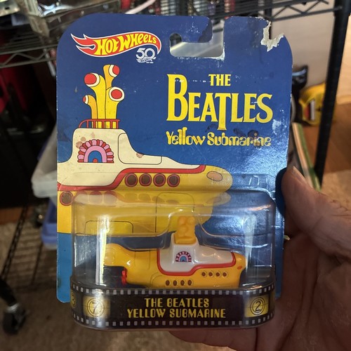 2018 HOT WHEELS RETRO ENTERTAINMENT THE BEATLES YELLOW SUBMARINE - Damaged Card