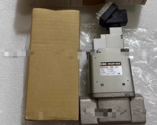 1PC New Original genuine SMC solenoid valve VNC511A-32A-5TZ