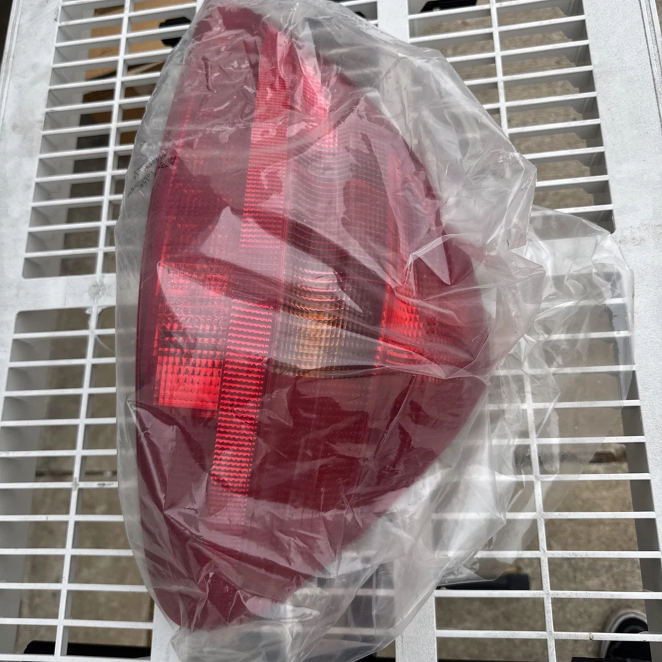 03-06 Conjunto de lámpara de luz trasera lateral derecha Mercedes R230 SL500 SL600 FABRICANTE DE EQUIPOS ORIGINALES Foto 2 de 4