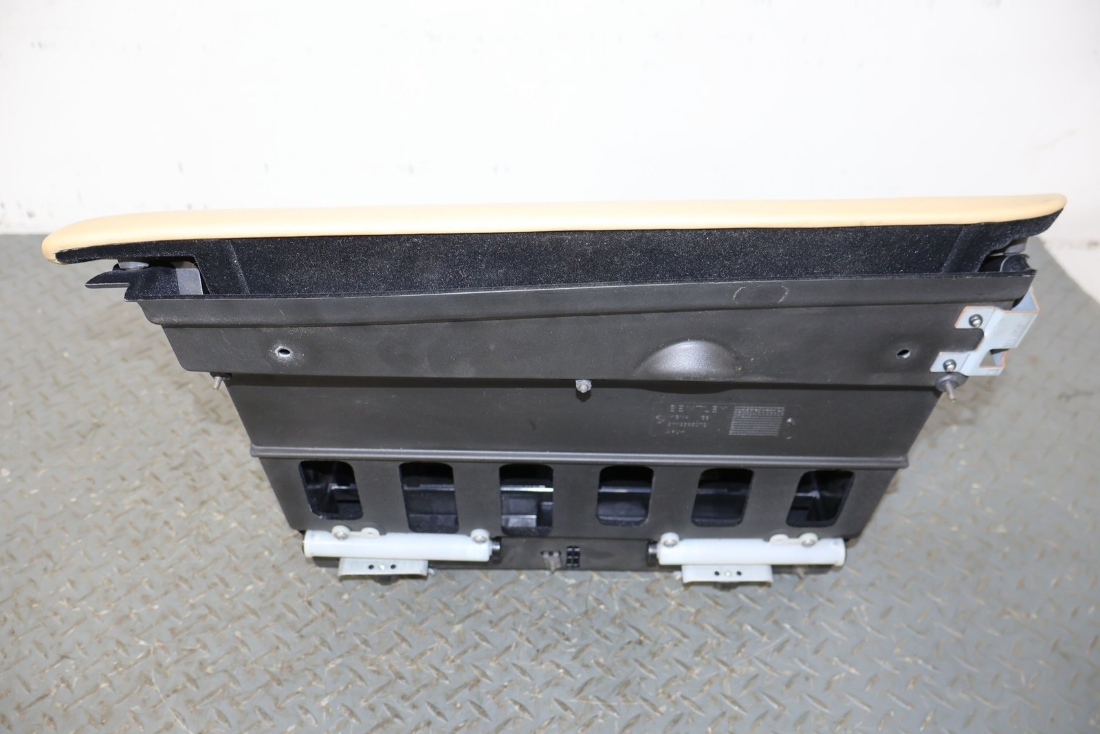 Bentley Continental 2006 Glove box