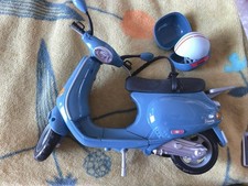 Muñeca Scooter Vespa Miniatura con Casco Escala 1/6 Estilo Retro Muñeca Accesorio