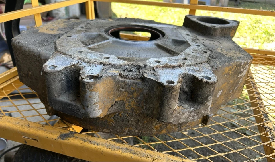 Cubierta del volante de inercia carcasa campana motor diésel Caterpillar 3208 9N105 Ford V636 CAT Foto 4 de 4