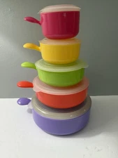 Colorful Plastic Set Of 5 Microwave & Freezer Bowls With Lids