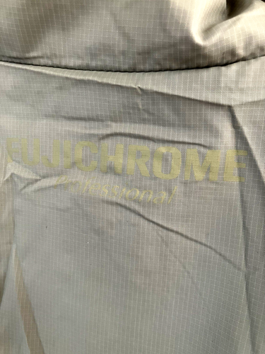 FUJICOLOR FUJICHROME Professional jacket size M Nylon grey in hand - Picture 13 of 13