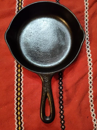 Vintage No. 3 Unmarked Wagner Ware Cast Iron Skillet Smooth Bottom Cleaned