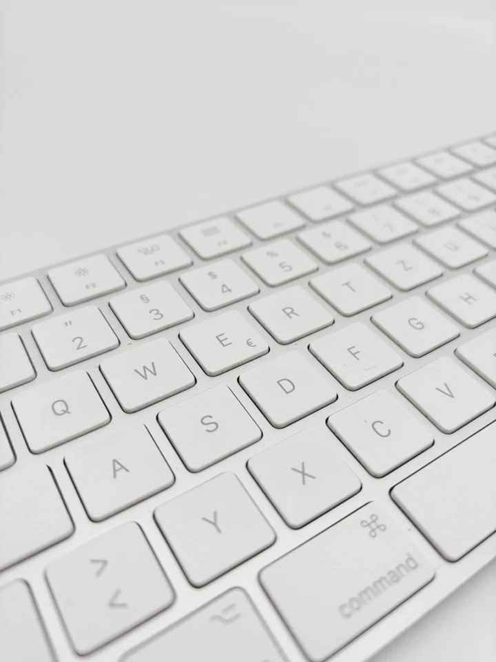 Apple Magic Keyboard Tastatur Ziffernblock QWERTZ Deutsch A1843 Refurbished - Bild 4 von 4