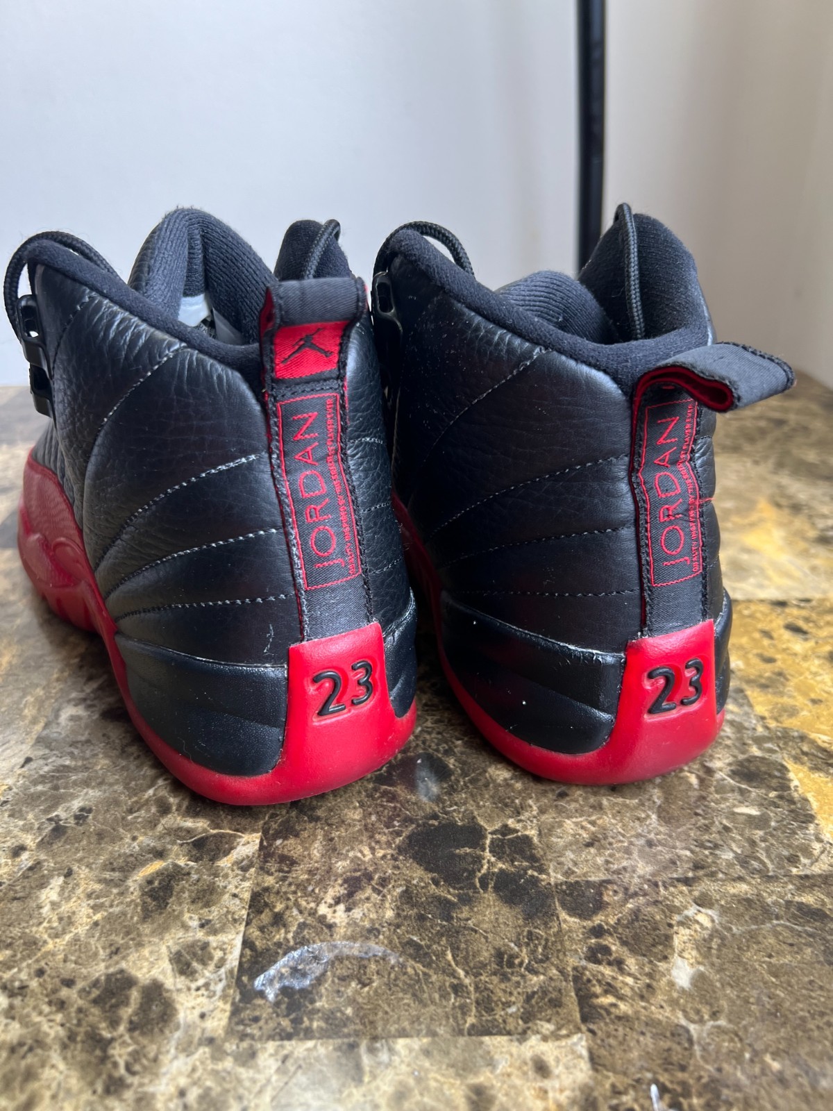 Nike Air Jordan 12 Retro Flu Game 2015 GS Size 6Y   (153265-0020) thumbnail 4