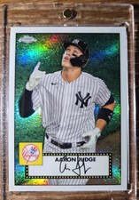 AARON JUDGE RARE RAINBOW HOLO REFRACTOR GREEN INVESTMENT CARD YANKEES MVP MINT
